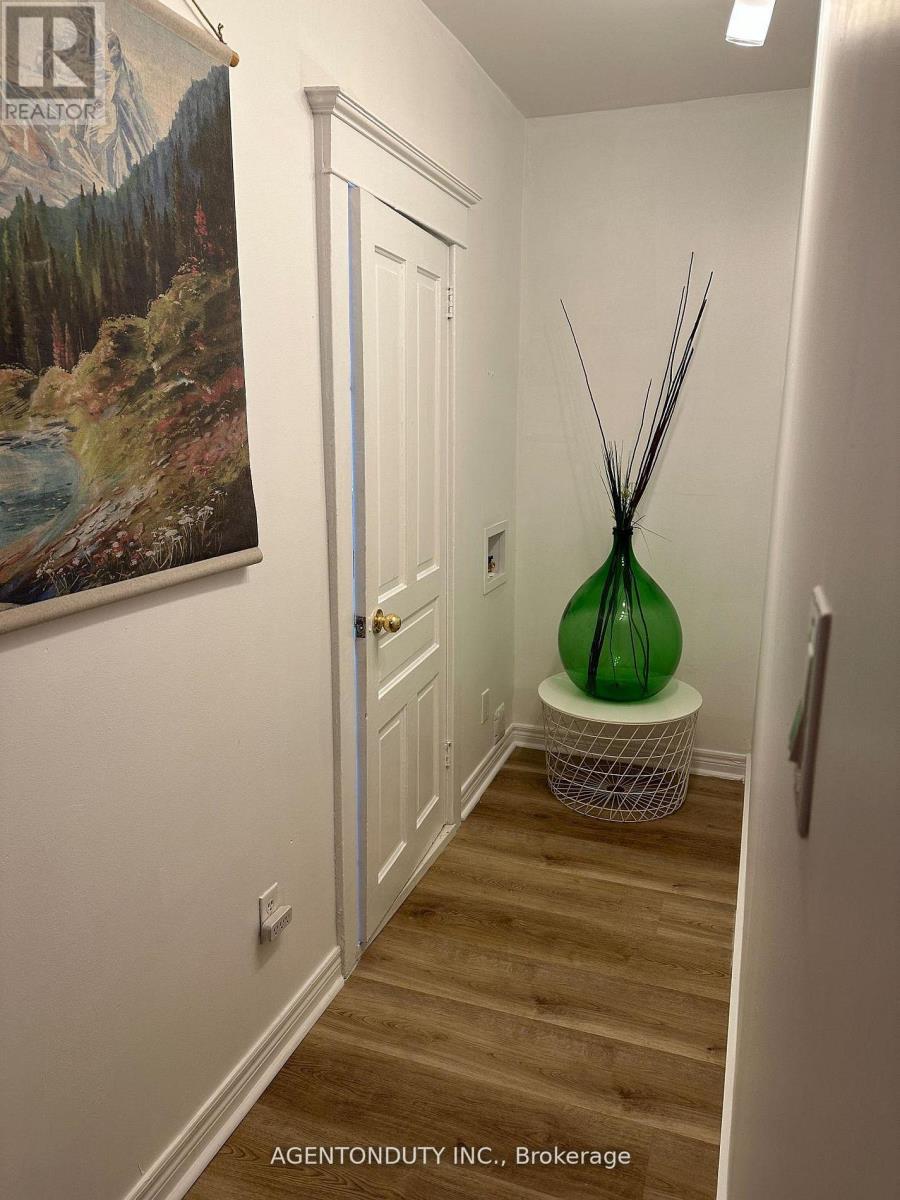 200 St Helen's Avenue, Toronto, Ontario  M6H 4A1 - Photo 30 - C13819160