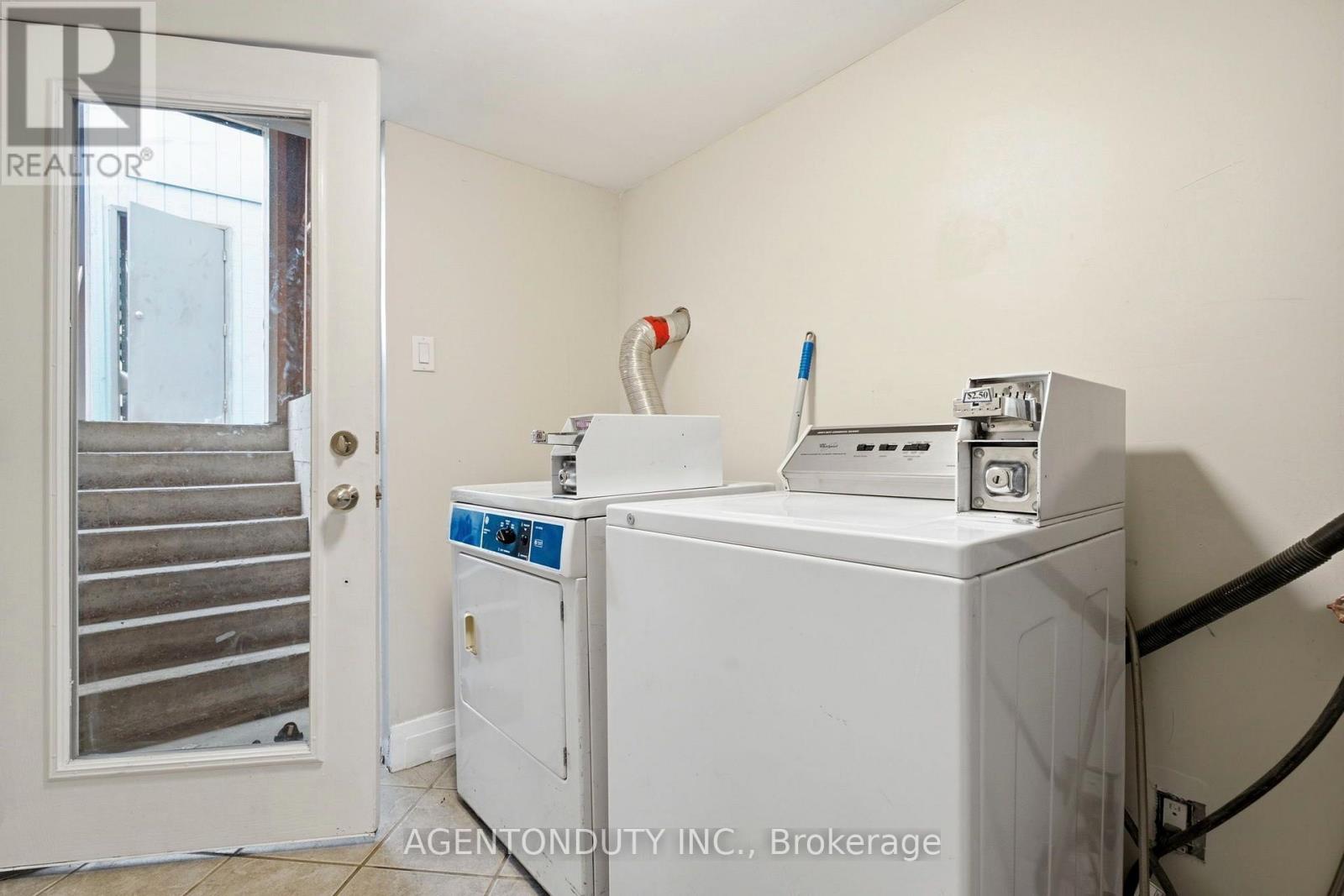 200 St Helen's Avenue, Toronto, Ontario  M6H 4A1 - Photo 31 - C13819160