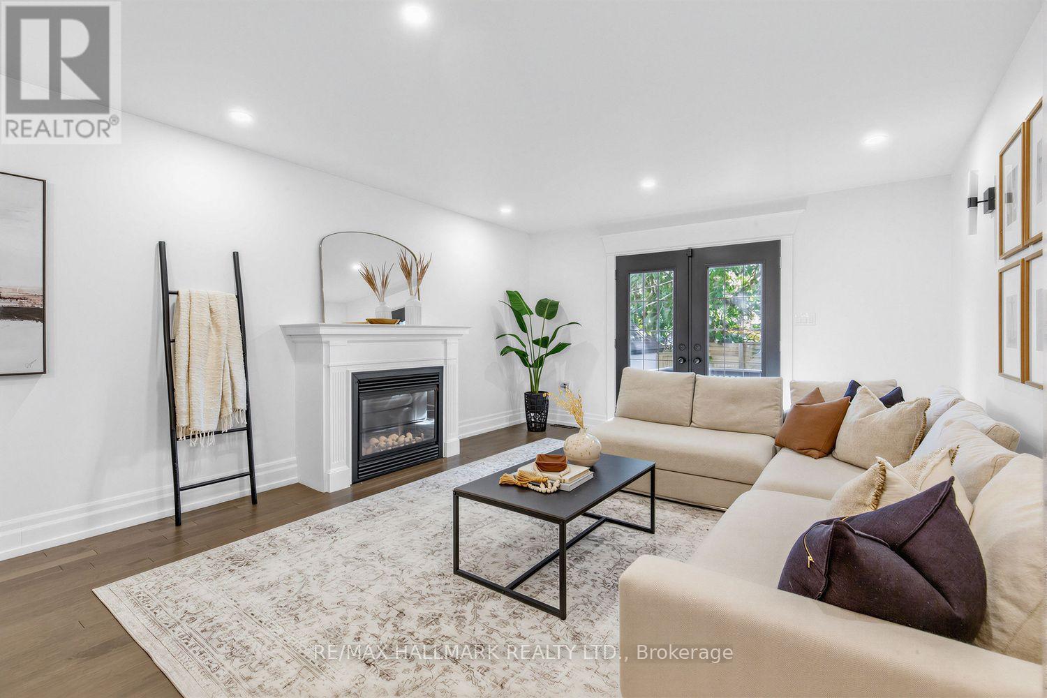 703 Mortimer Avenue, Toronto, Ontario  M4C 2K1 - Photo 16 - E13818968