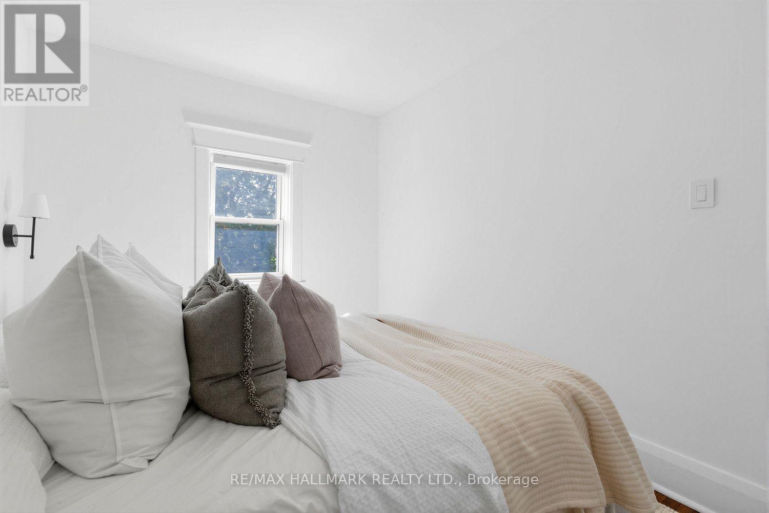 703 Mortimer Avenue, Toronto, Ontario  M4C 2K1 - Photo 27 - E13818968