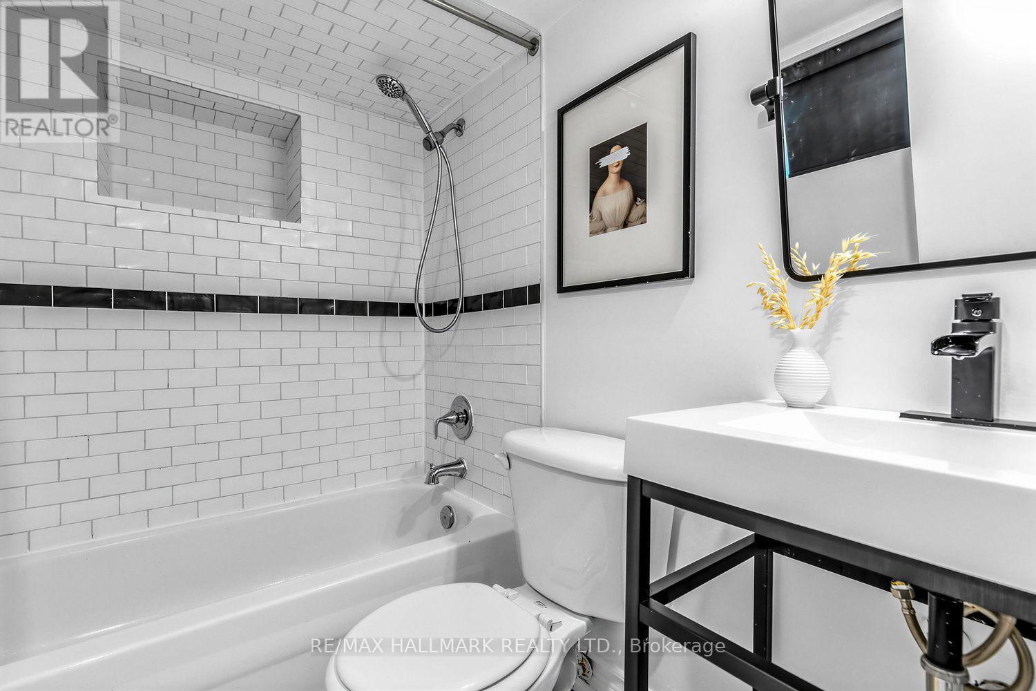 703 Mortimer Avenue, Toronto, Ontario  M4C 2K1 - Photo 32 - E13818968