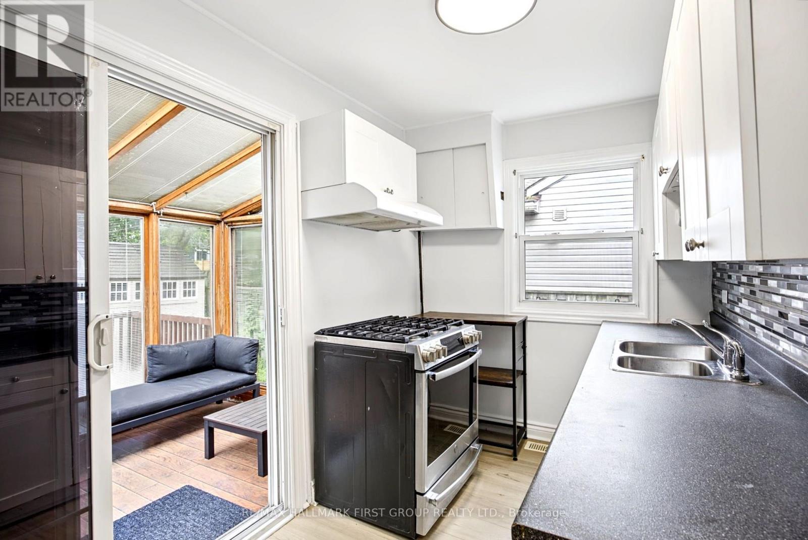24 George Street, Ajax (Central), Ontario  L1S 1S5 - Photo 12 - E13819018