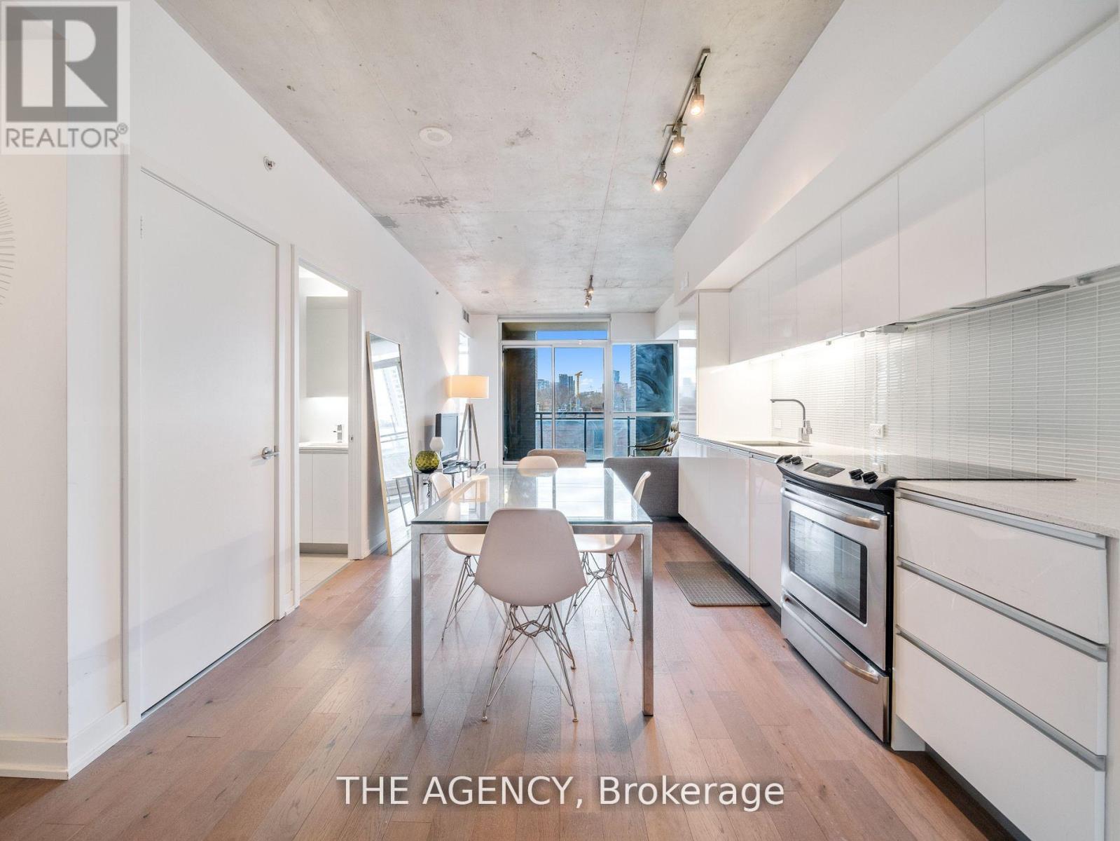 320 - 1190 DUNDAS STREET E