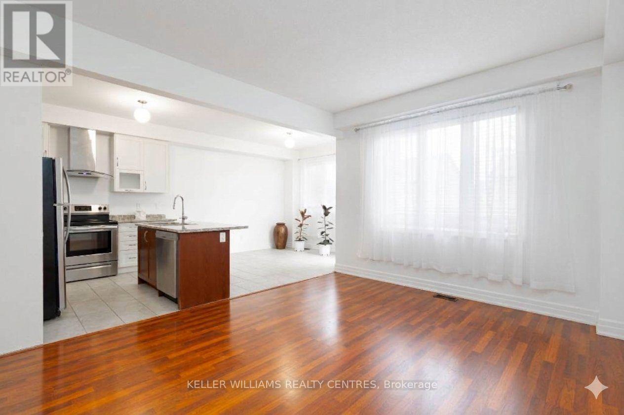 18 Hutton Crescent, Essa (Angus), Ontario  L0M 1B6 - Photo 5 - N13818914