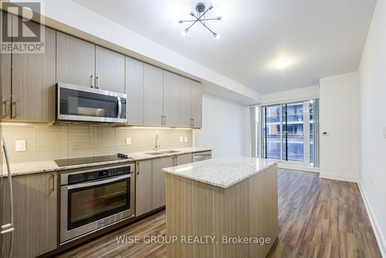 1210b - 9600 Yonge Street, Richmond Hill (North Richvale), Ontario  L4C 0X3 - Photo 1 - N13819180