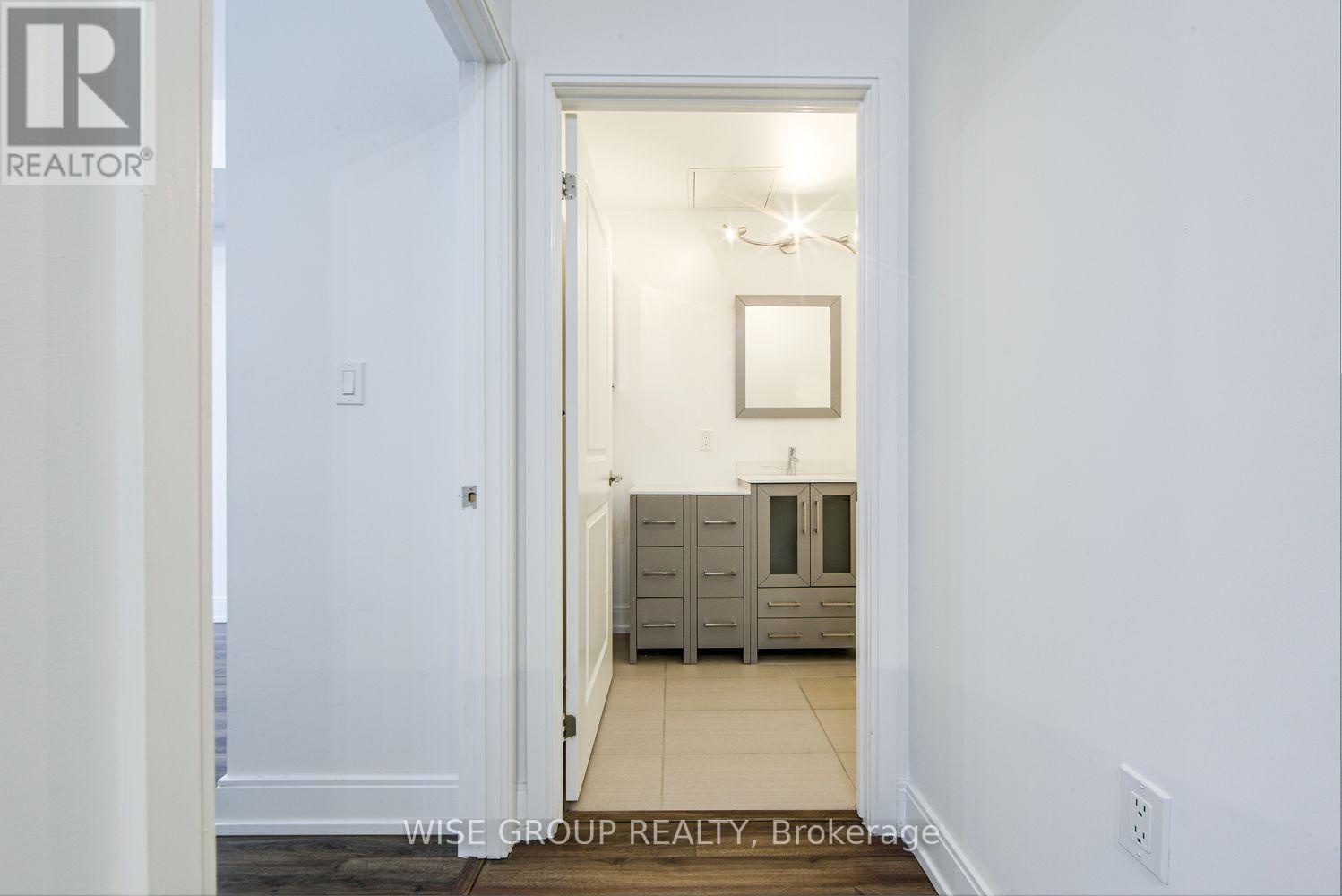 1210b - 9600 Yonge Street, Richmond Hill (North Richvale), Ontario  L4C 0X3 - Photo 16 - N13819180
