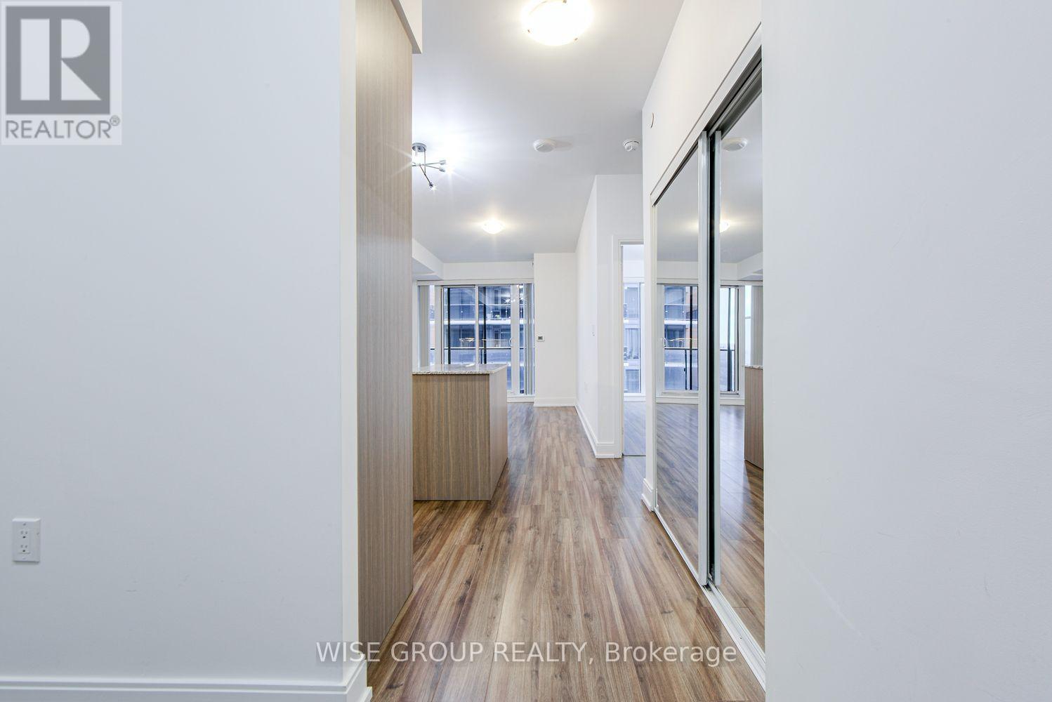 1210b - 9600 Yonge Street, Richmond Hill (North Richvale), Ontario  L4C 0X3 - Photo 3 - N13819180