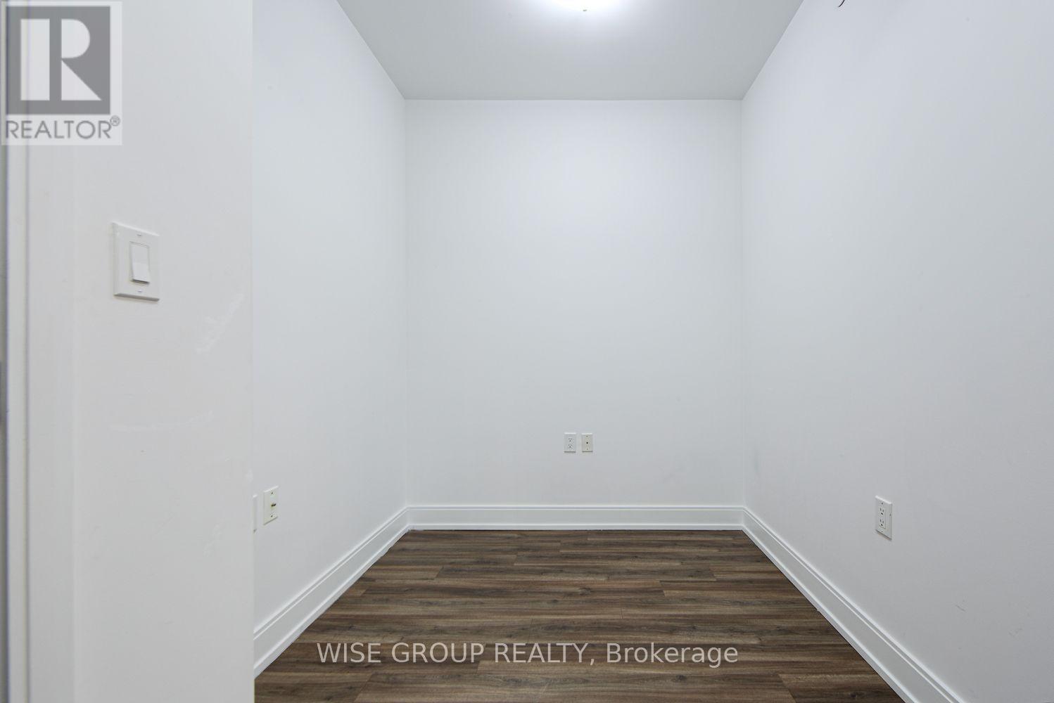 1210b - 9600 Yonge Street, Richmond Hill (North Richvale), Ontario  L4C 0X3 - Photo 4 - N13819180