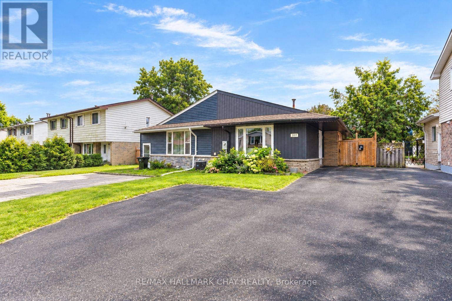 109 DAPHNE CRESCENT, Barrie, Ontario
