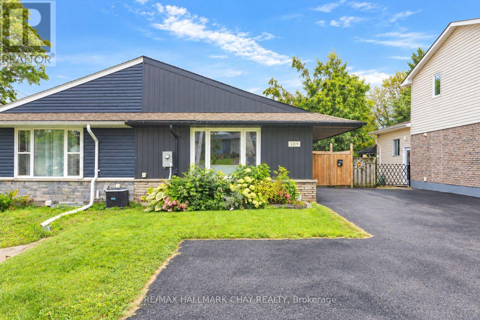 109 Daphne Crescent, Barrie, Ontario  L4M 2Y7 - Photo 2 - S13819202