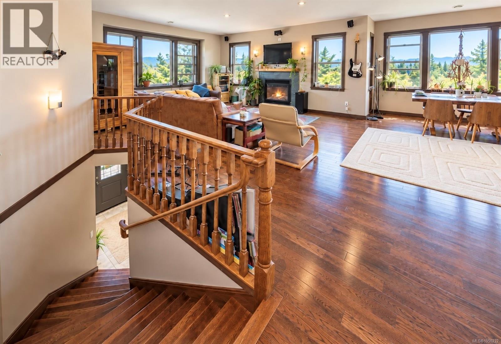 850 Lorne White Pl, Ucluelet, British Columbia  V0R 3A0 - Photo 4 - 1050232