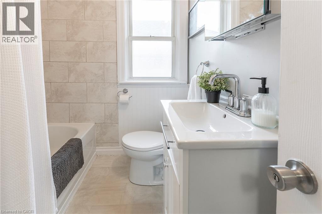282 East 13th Street, Hamilton, Ontario  L9A 3Z9 - Photo 10 - 40865528