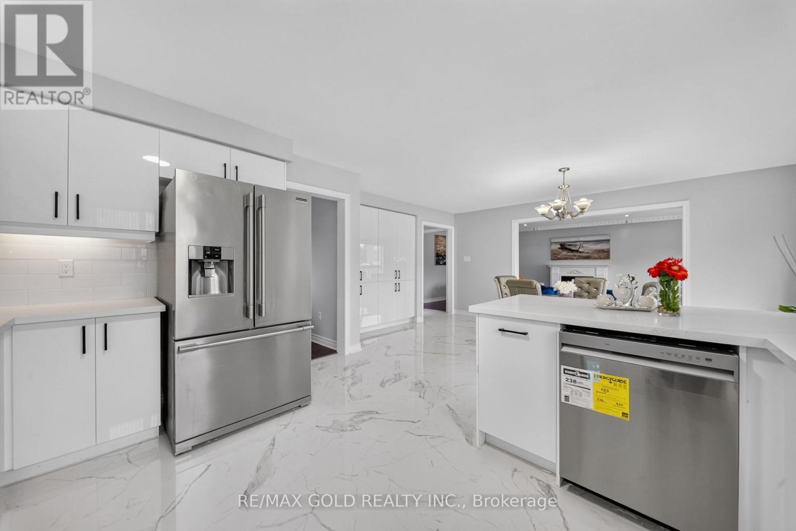 24 Quintessa Trail, Brampton, Ontario  L6R 2V4 - Photo 9 - W13818982