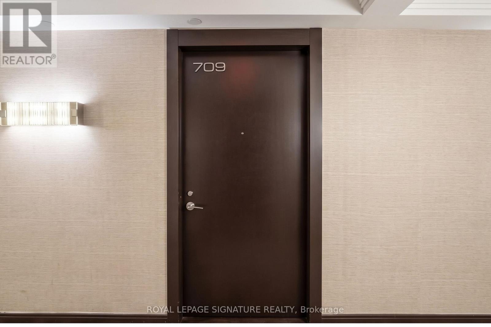 709 - 9 Valhalla Inn Road, Toronto, Ontario M9B 1S9 - Photo 2 - W13819102