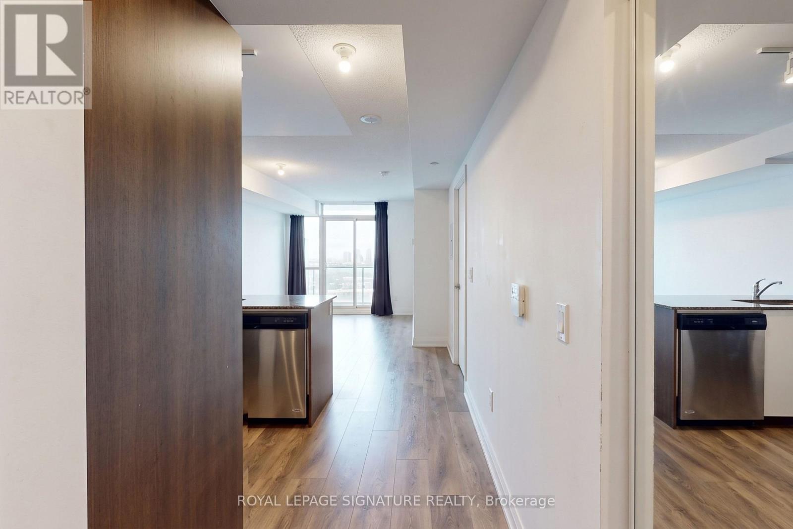 709 - 9 Valhalla Inn Road, Toronto, Ontario M9B 1S9 - Photo 3 - W13819102