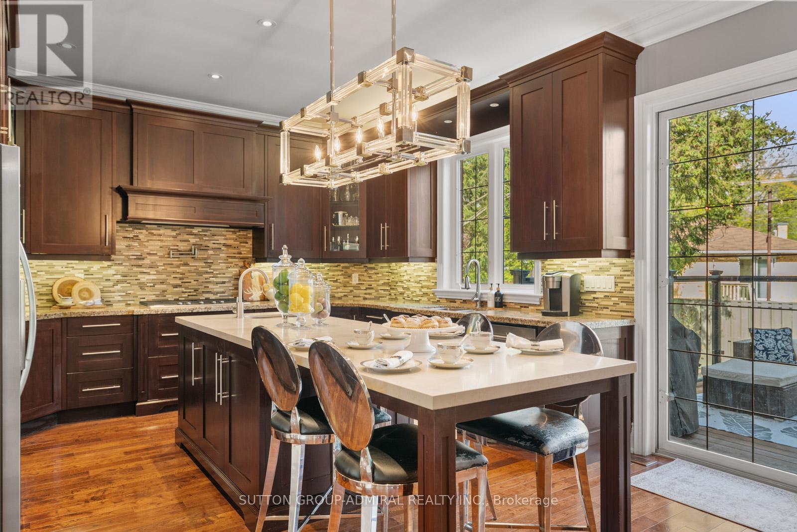 9 Cheshire Drive, Toronto, Ontario  M9B 2N7 - Photo 10 - W13819126