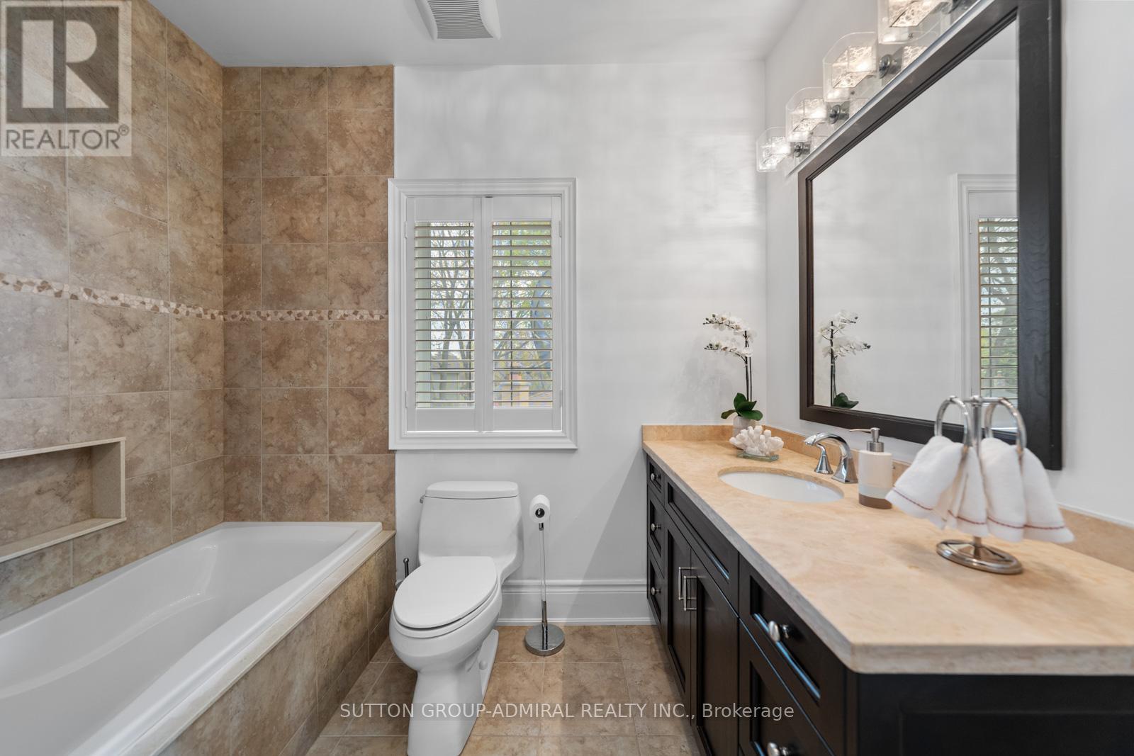 9 Cheshire Drive, Toronto, Ontario  M9B 2N7 - Photo 25 - W13819126