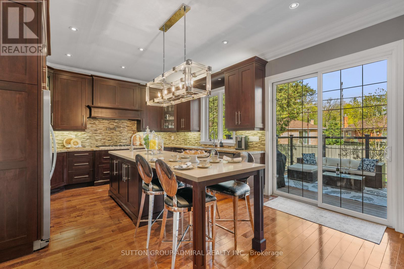 9 Cheshire Drive, Toronto, Ontario  M9B 2N7 - Photo 9 - W13819126