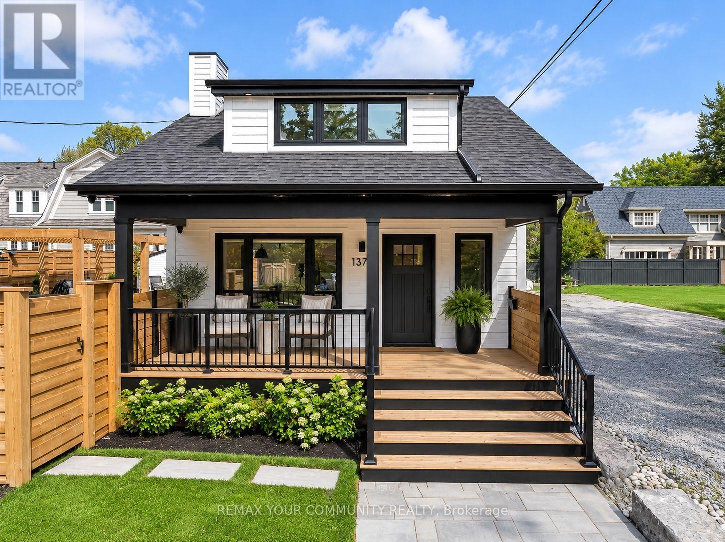 1379 CAROLINE STREET, Burlington, Ontario