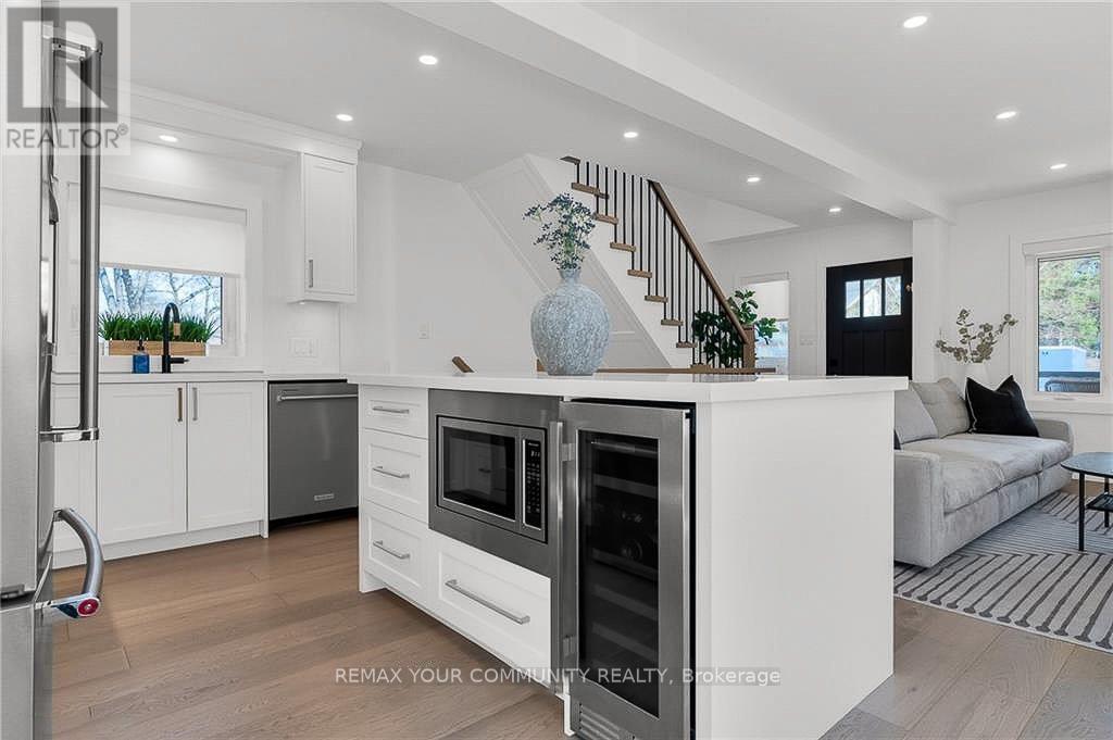 1379 Caroline Street, Burlington, Ontario  L7S 1H5 - Photo 15 - W13819134