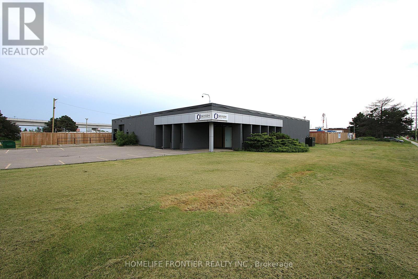 6210 Northwest Drive, Mississauga, Ontario  L4V 1J6 - Photo 1 - W13819146