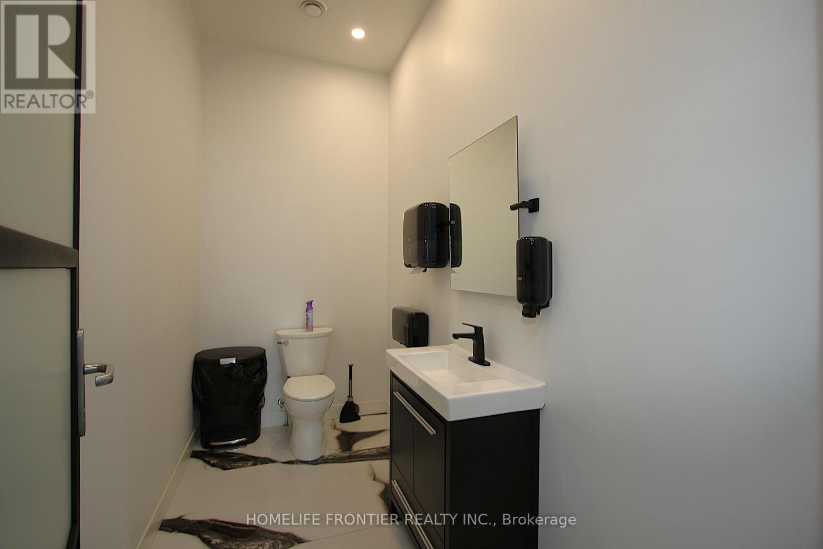 6210 Northwest Drive, Mississauga, Ontario  L4V 1J6 - Photo 8 - W13819146