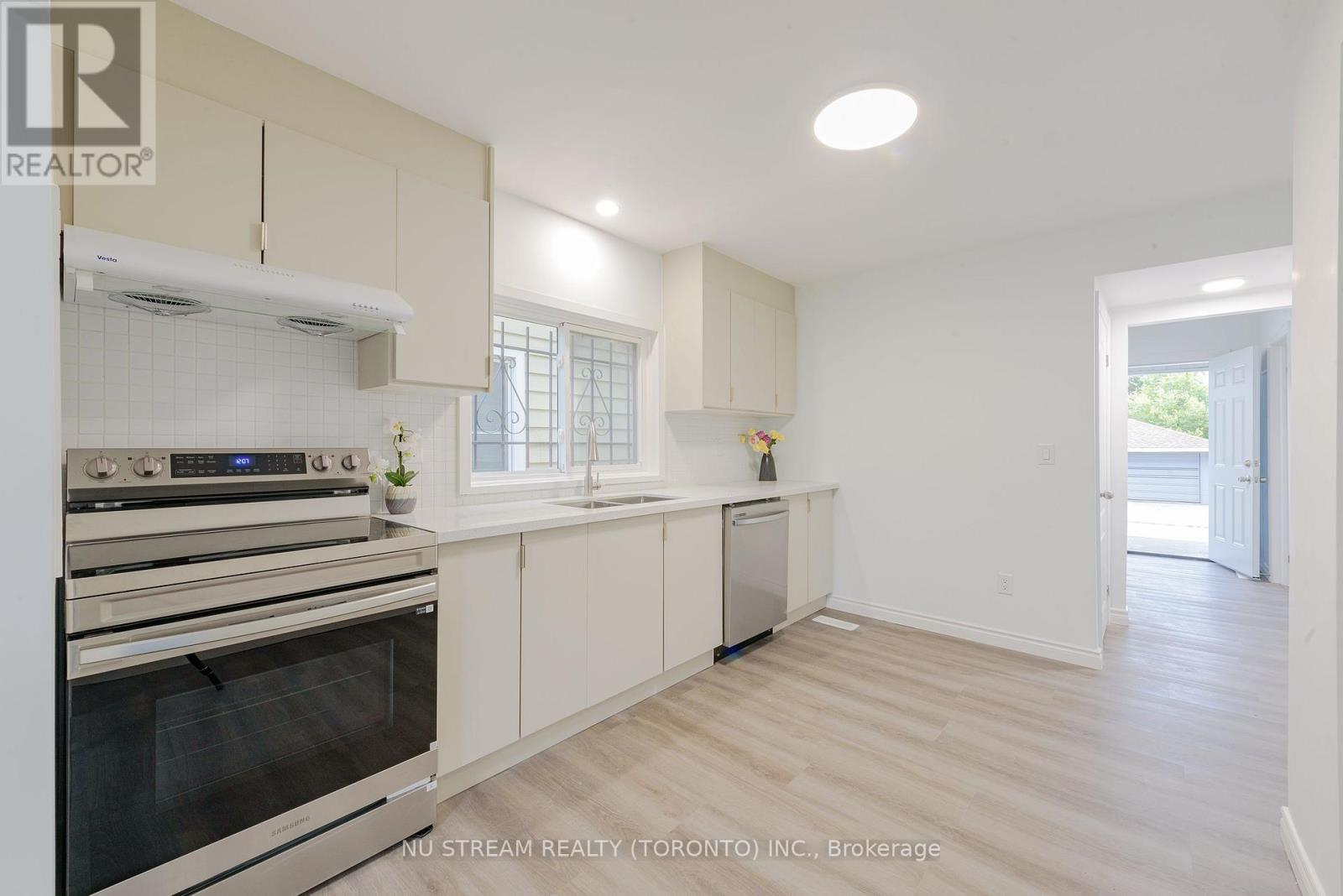 941 Cataraqui Street, Windsor, Ontario  N9A 3P7 - Photo 4 - X13819052