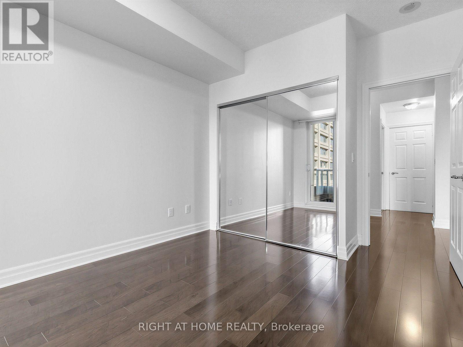 1810 - 35 Balmuto Street, Toronto, Ontario M4Y 0A3 - Photo 19 - C13807742