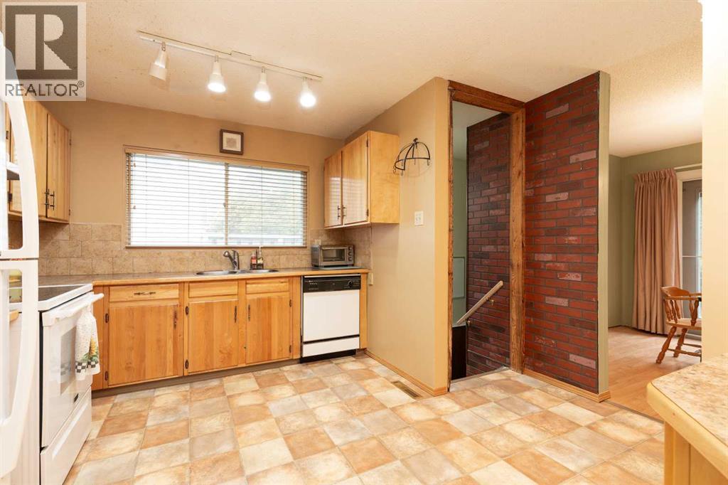 1313 Huron Place S, Lethbridge, Alberta  T1K 3L1 - Photo 8 - A2341721