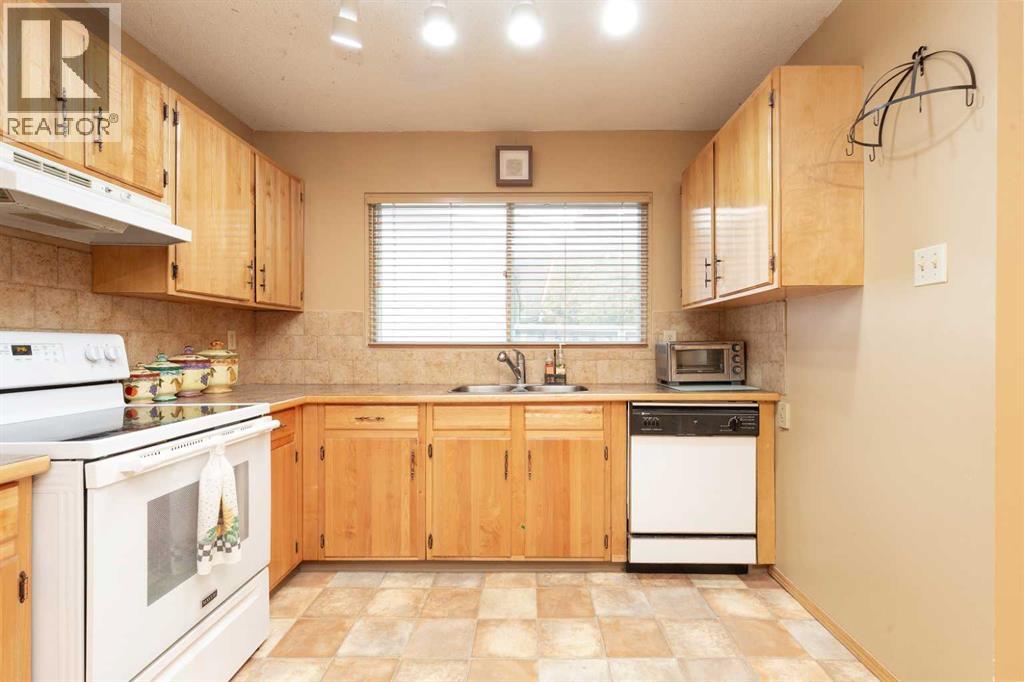 1313 Huron Place S, Lethbridge, Alberta  T1K 3L1 - Photo 9 - A2341721