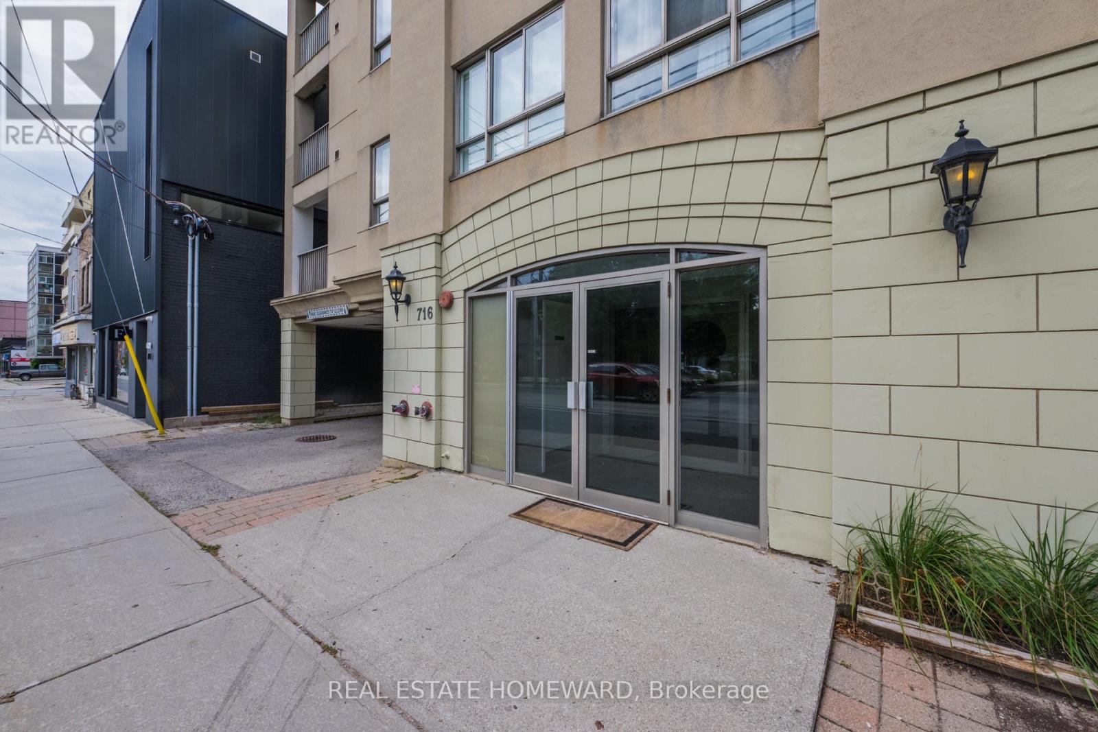 304 - 716 KINGSTON ROAD photo 35