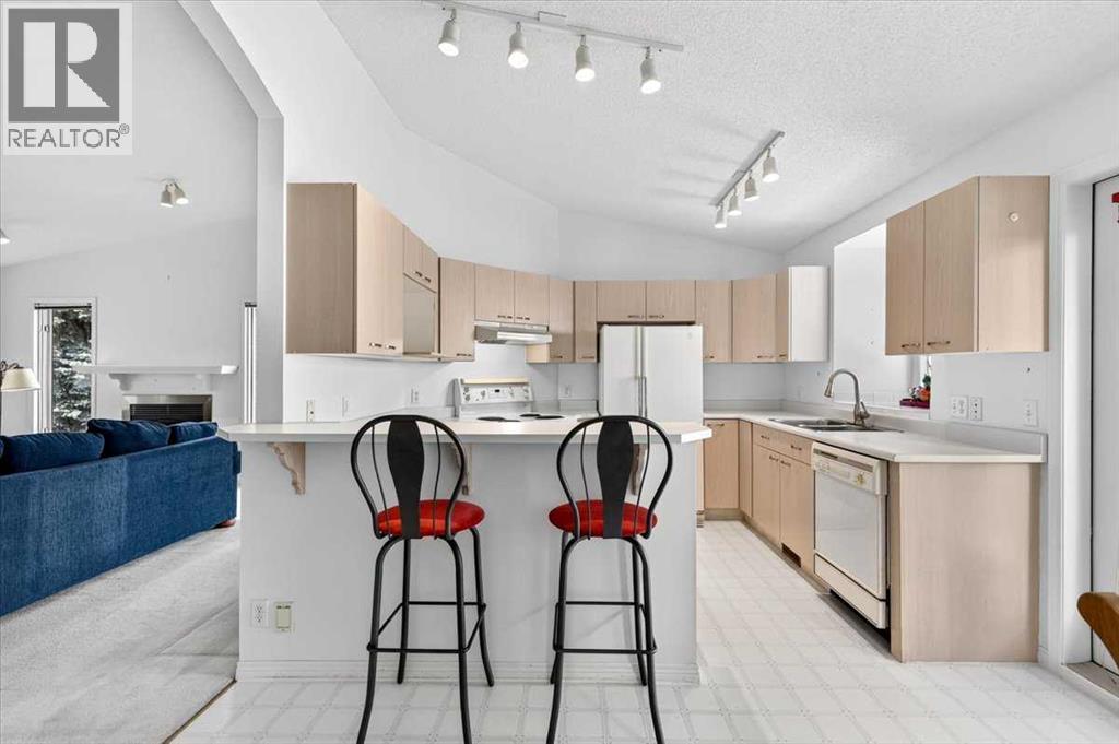 24, 5790 Patina Drive SW, Calgary, Alberta  T3H 2Y5 - Photo 6 - A2344190