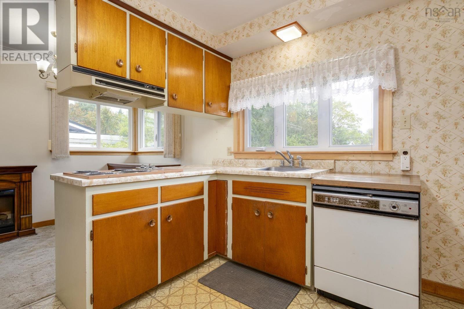 46 Nova Terrace, Dartmouth, Nova Scotia  B2V 1A9 - Photo 10 - 202624132
