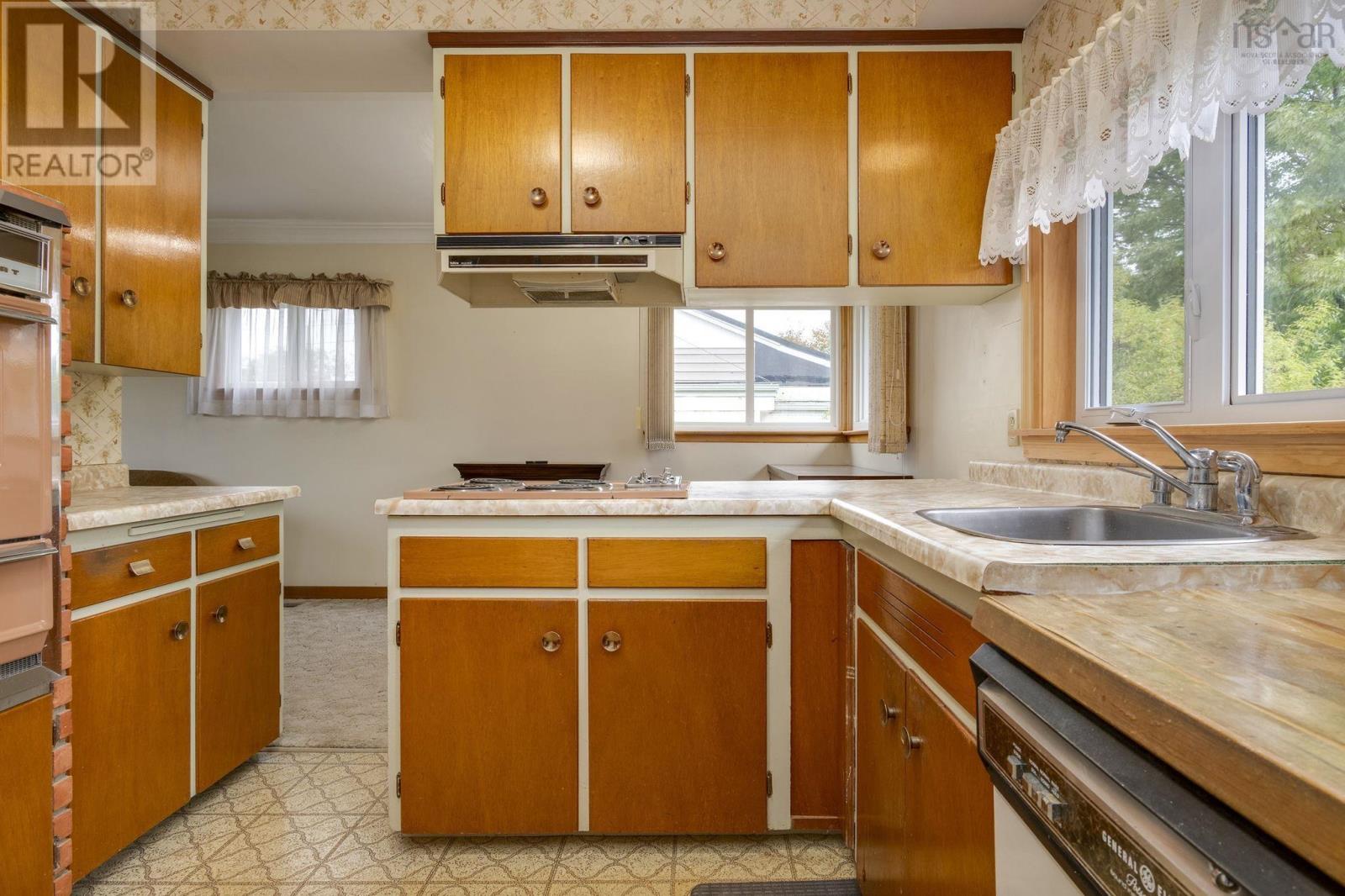 46 Nova Terrace, Dartmouth, Nova Scotia  B2V 1A9 - Photo 11 - 202624132
