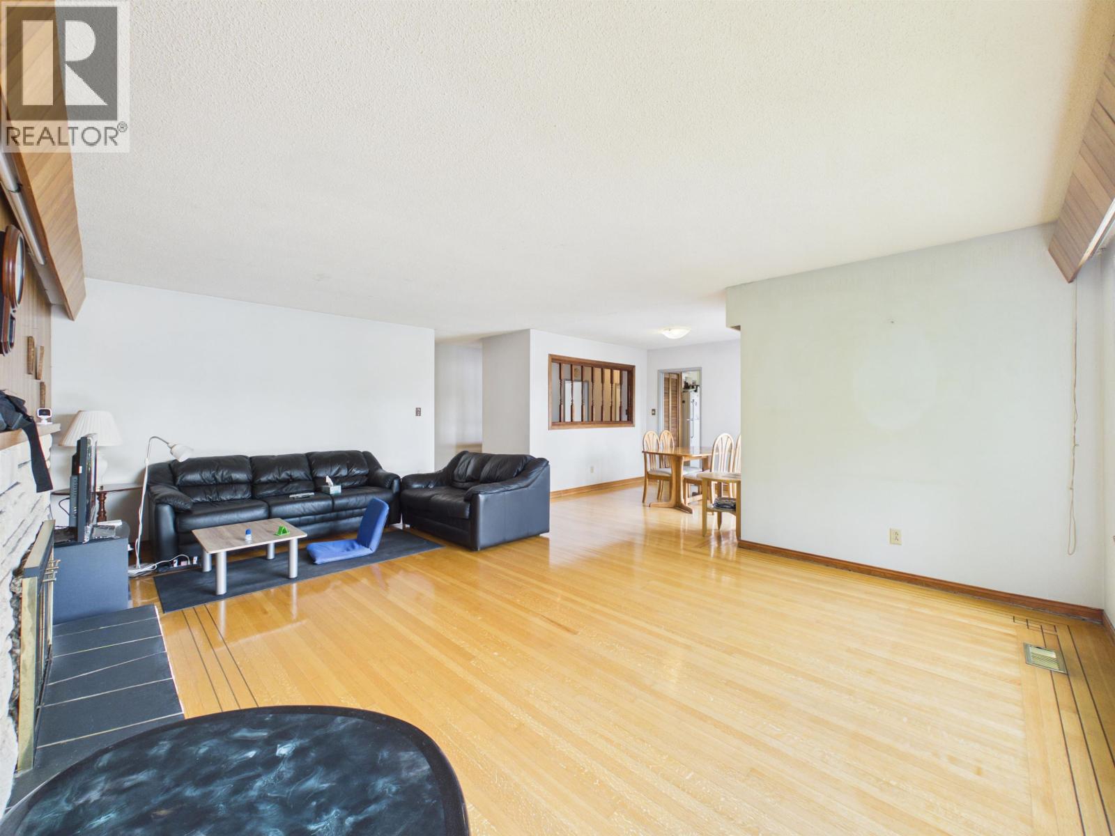 6096 SERVICE STREET photo 6