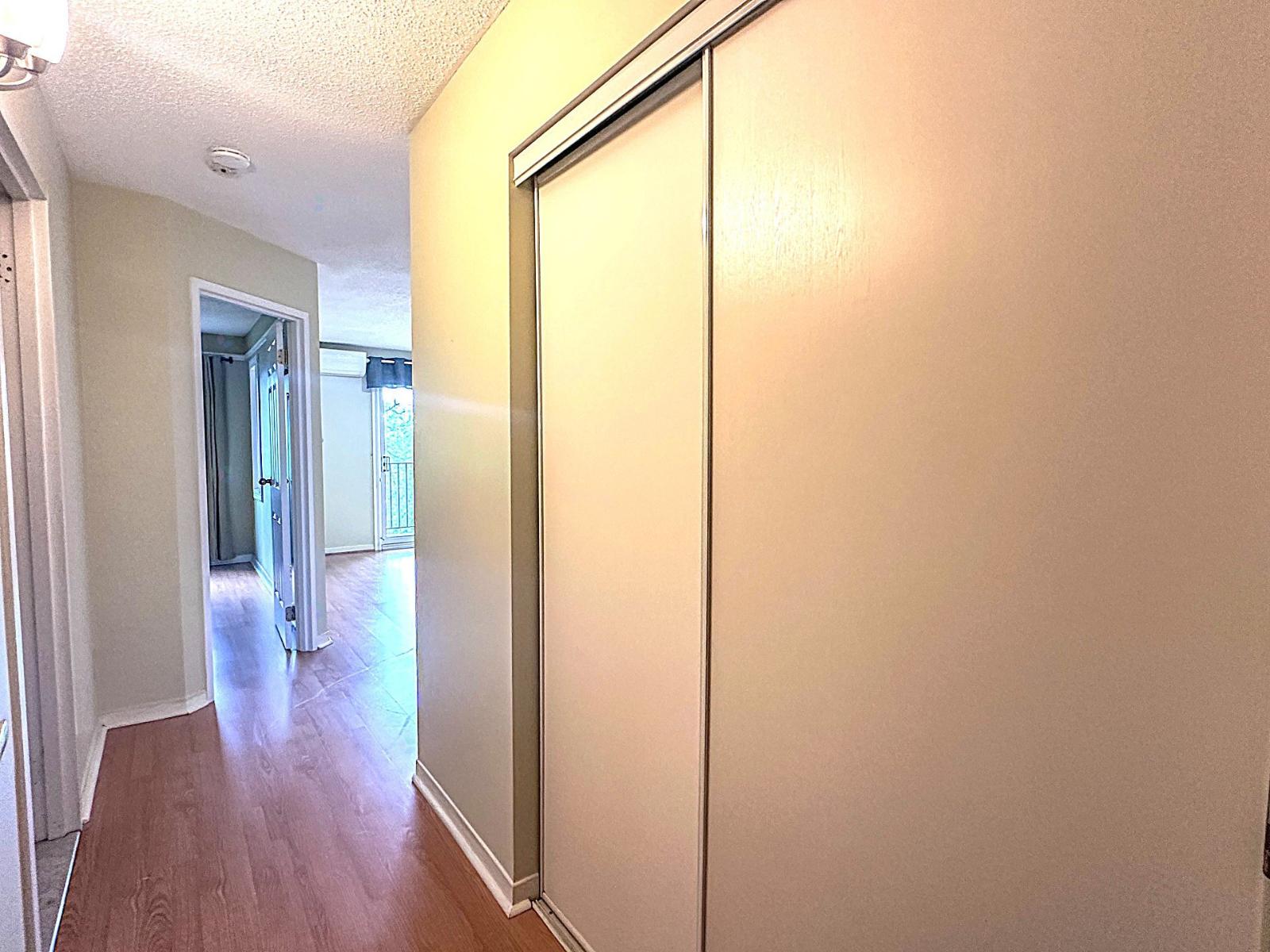 50 Av. de Balmoral|#408 La Prairie Quebec Canada J5R5G2 3