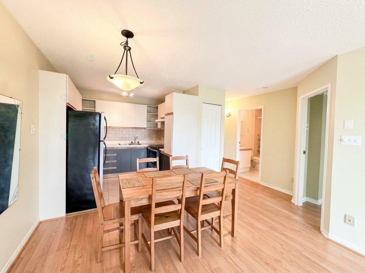 50 Av. de Balmoral|#408 La Prairie Quebec Canada J5R5G2 4