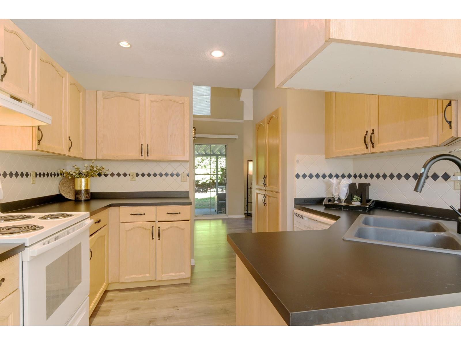 39 6140 192 Street, Surrey, British Columbia  V3S 7V7 - Photo 14 - R3168009