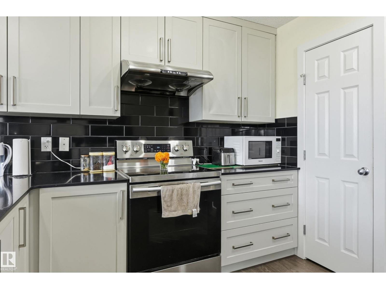 941 Ebbers Cr NW, Edmonton, Alberta T5Y 3T9 - Photo 16 - E4509258