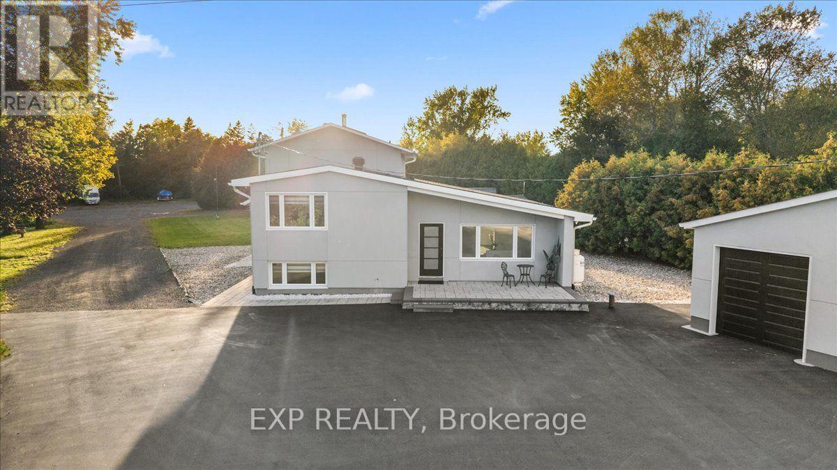 2940 PRINCE OF WALES DRIVE, Ottawa, Ontario