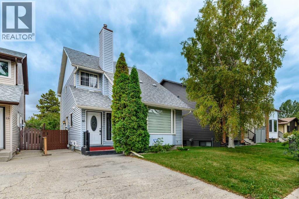 41 Edgeford Way NW, Calgary, Alberta  T3A 2S9 - Photo 2 - A2343588
