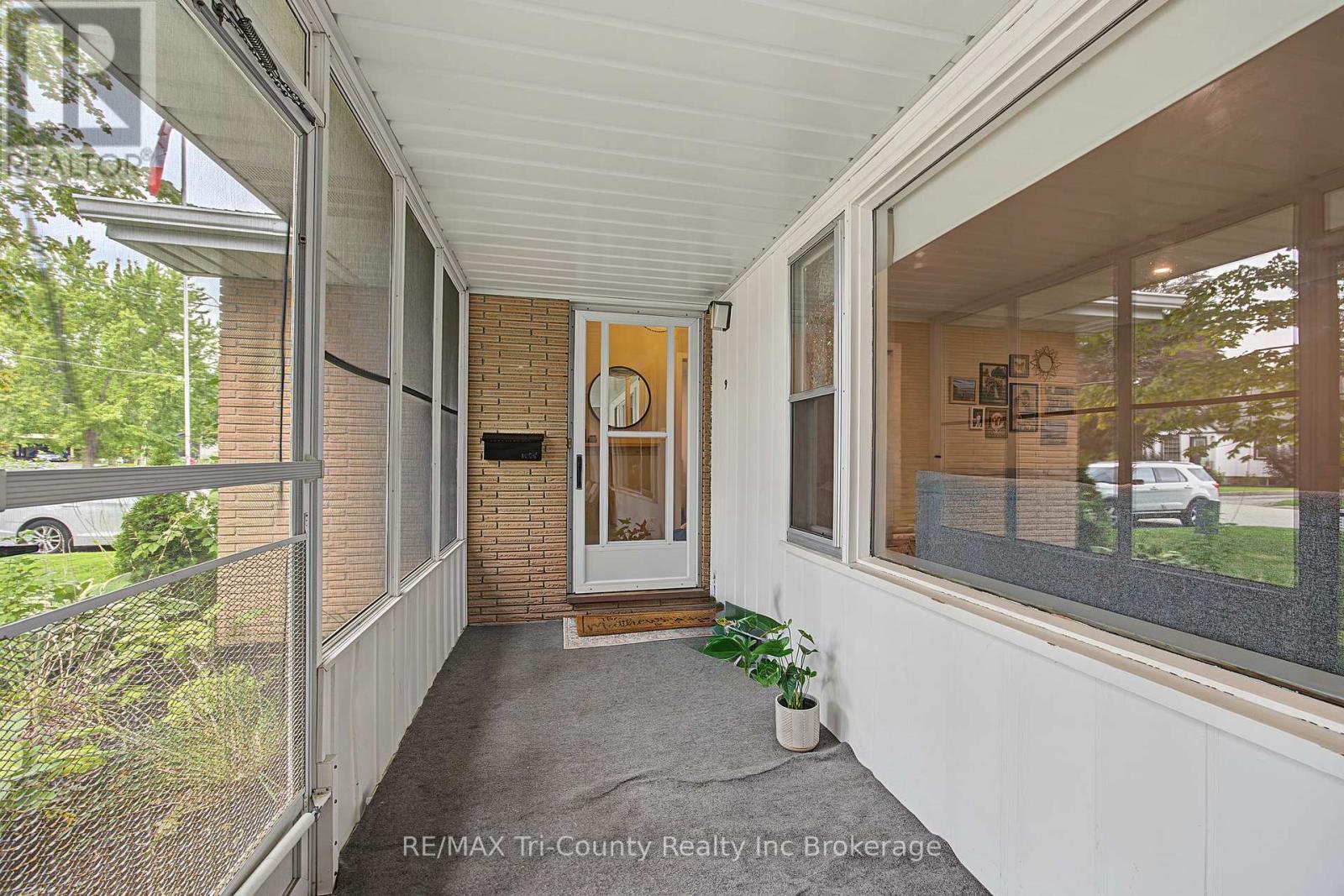 9 Parkside Drive, Tillsonburg, Ontario  N4G 4A1 - Photo 5 - X13819292