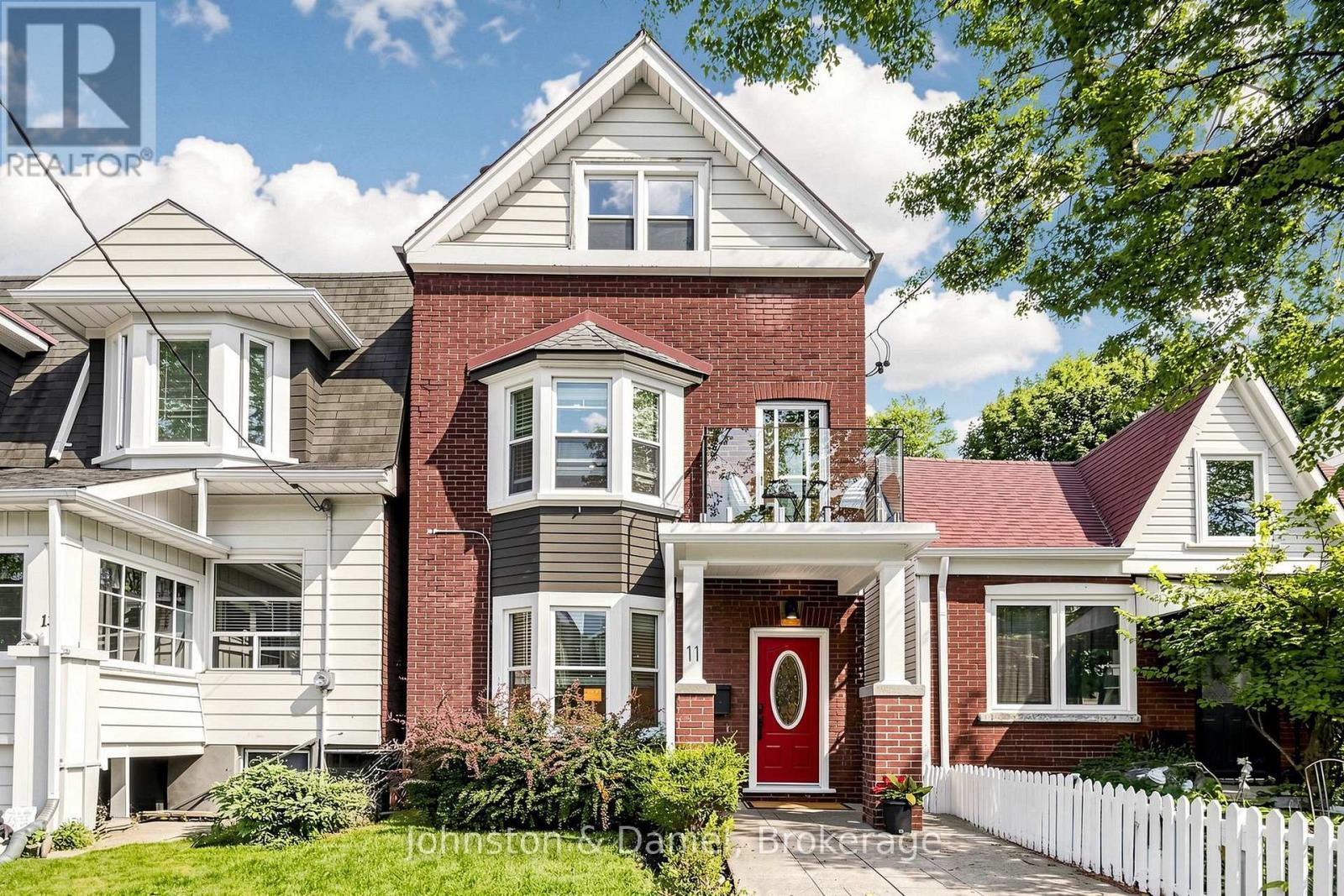 11 ASHLAND AVENUE Toronto (Woodbine Corridor) Ontario Canada M4L1J9 2