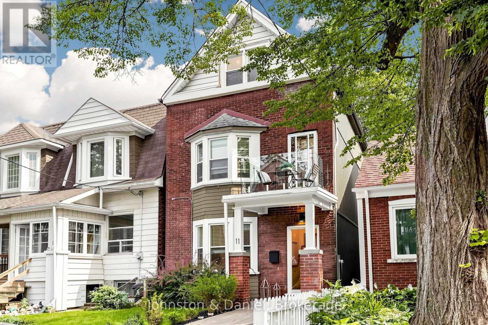 11 ASHLAND AVENUE Toronto (Woodbine Corridor) Ontario Canada M4L1J9 3
