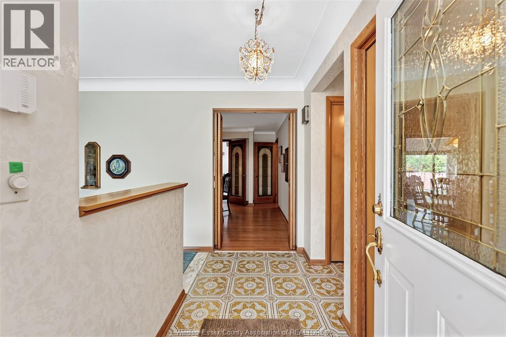2360 Leonard Road, Windsor, Ontario  N8W 4L7 - Photo 5 - 26023393