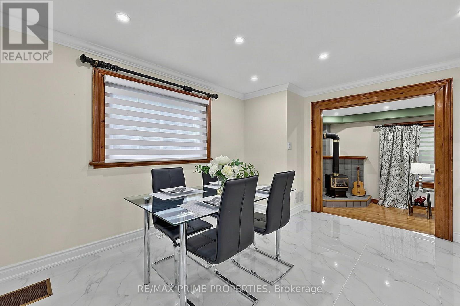 20369 Centre Street, East Gwillimbury, Ontario  L0G 1M0 - Photo 12 - N13793320