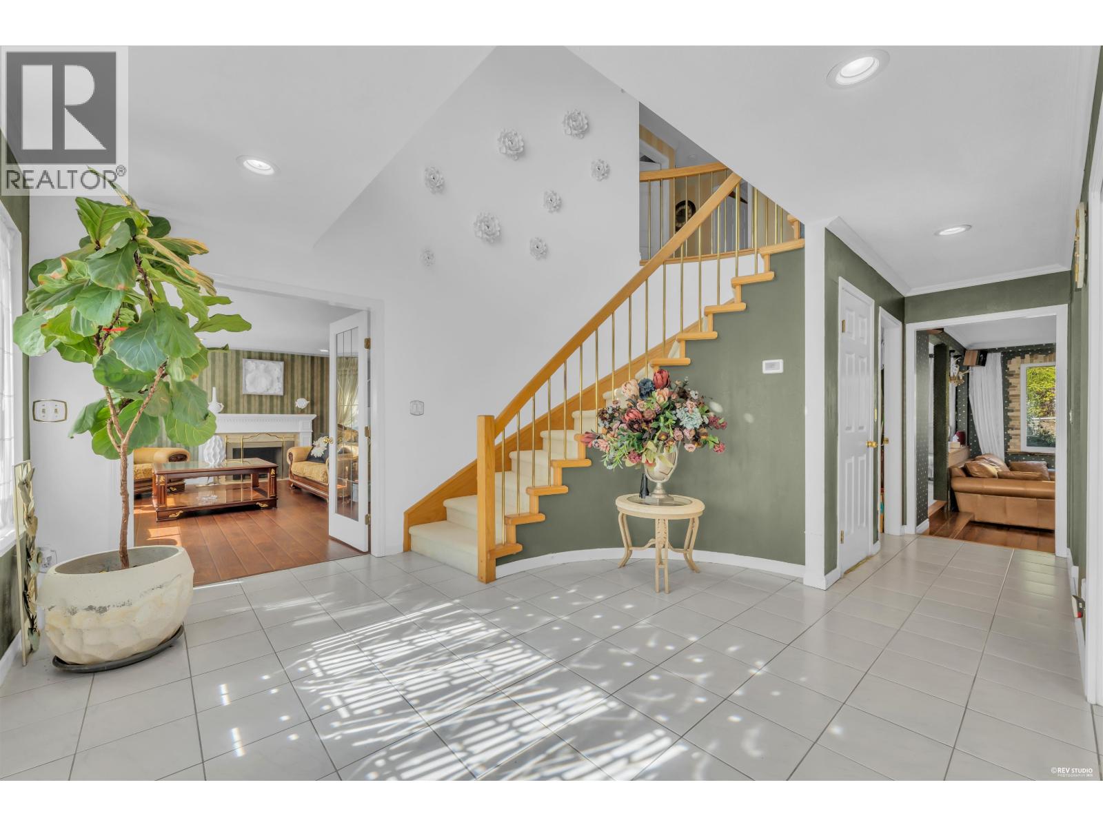 7517 Kilrea Place, Burnaby, British Columbia  V5A 4T5 - Photo 5 - R3168019