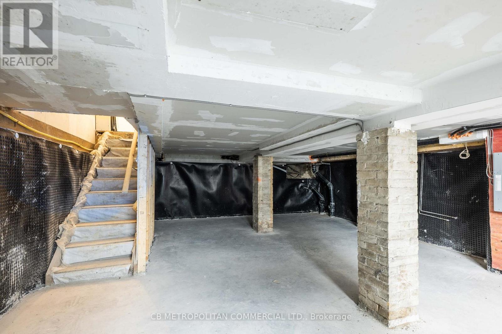 998 Bloor Street W, Toronto, Ontario M6H 1L8 - Photo 10 - W13788102