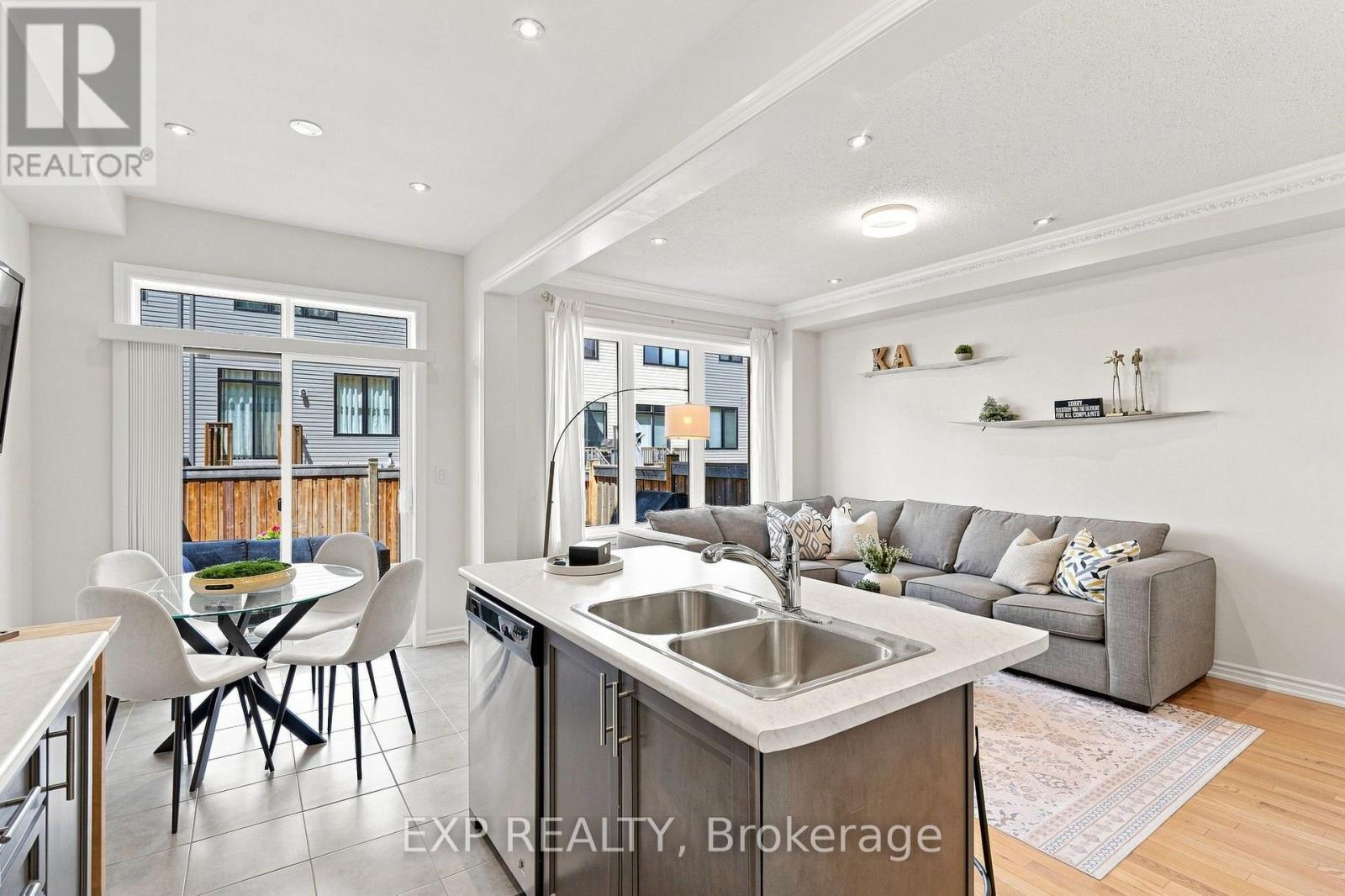 128 Chessington Avenue, East Gwillimbury, Ontario L9N 0R6 - Photo 4 - N13748500