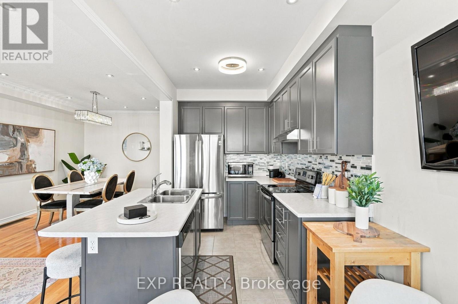 128 Chessington Avenue, East Gwillimbury, Ontario L9N 0R6 - Photo 6 - N13748500